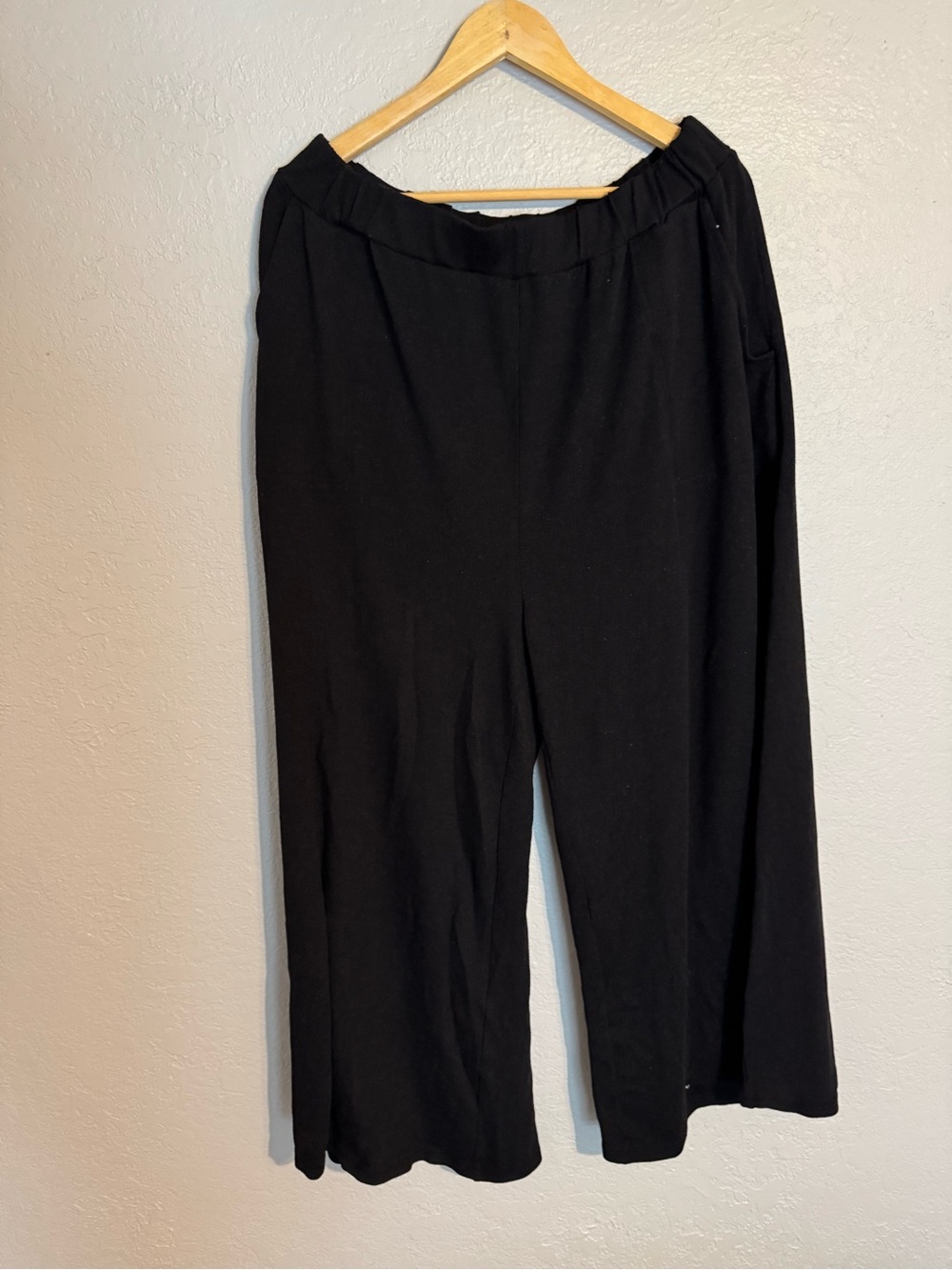 Everyday Black Wide-Leg Pull-On Pants
